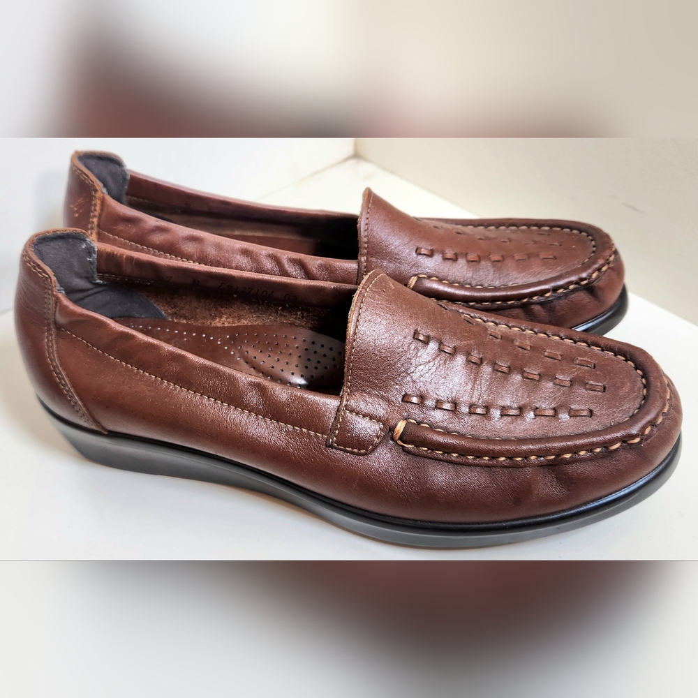 SAS Chestnut Weave Loafers 7 NARROW